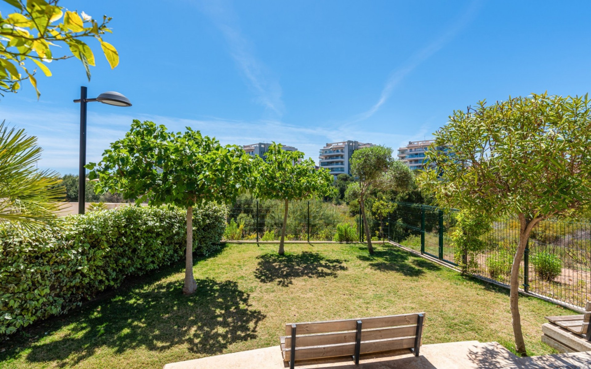 Resale - Apartment - Villamartin