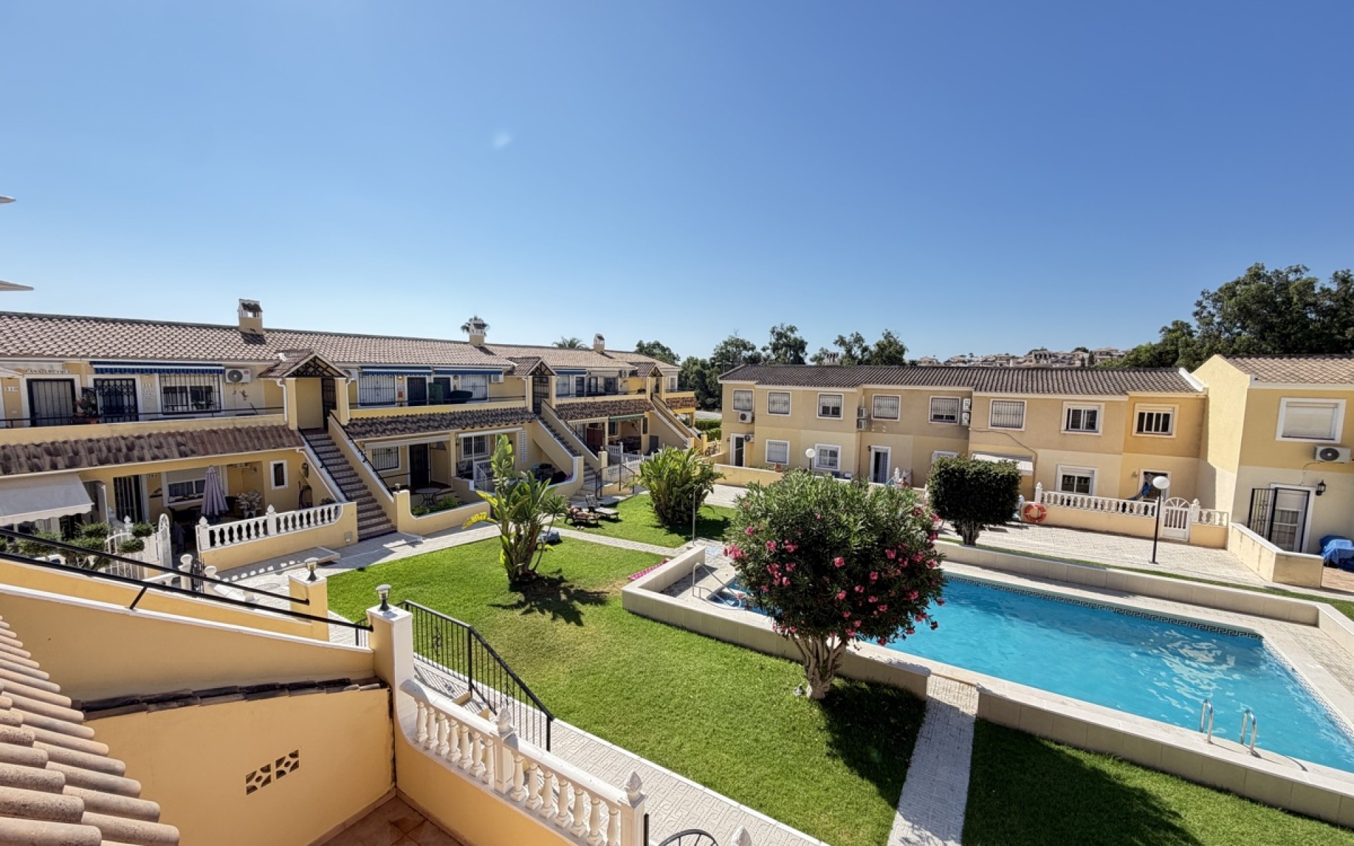 Resale - Apartment - Villamartin