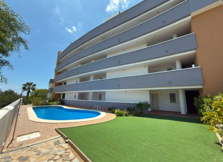 Resale - Apartment - Villamartin