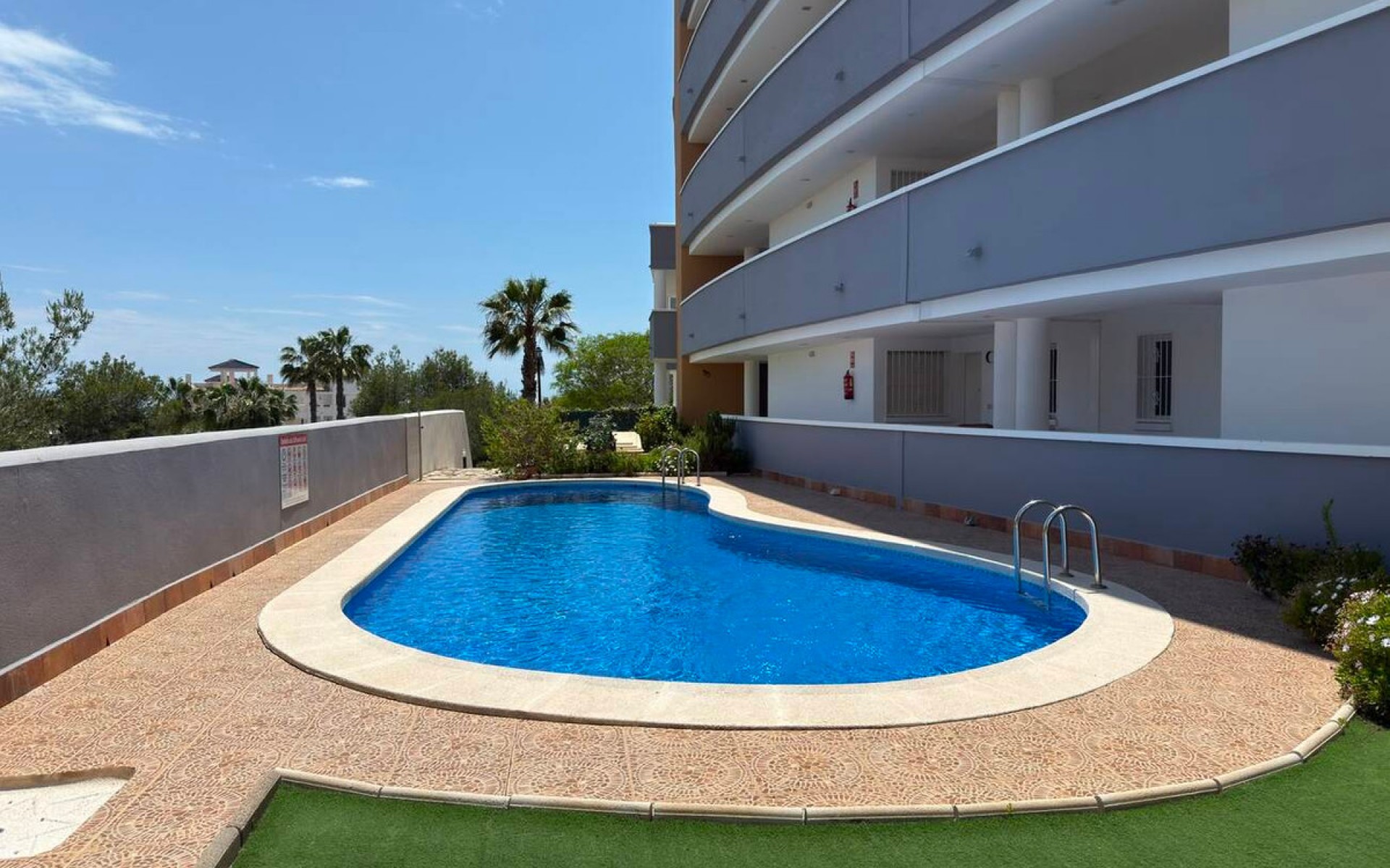 Resale - Apartment - Villamartin
