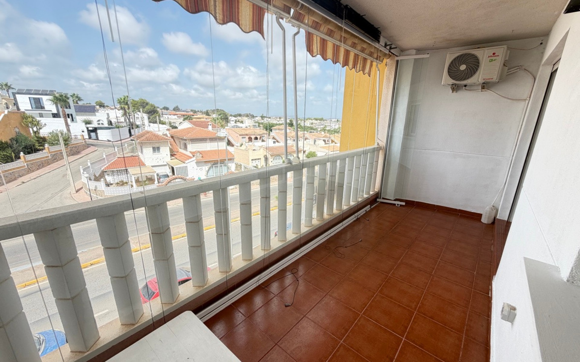Resale - Apartment - Villamartin