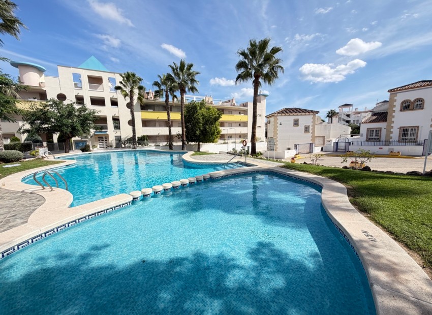 Resale - Apartment - Villamartin