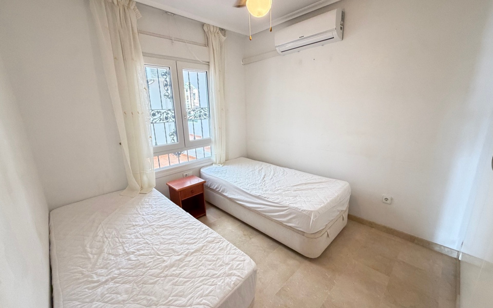 Resale - Apartment - Villamartin