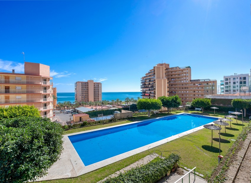 Resale - Appartement - Arenales Del Sol - Segunda linea playa