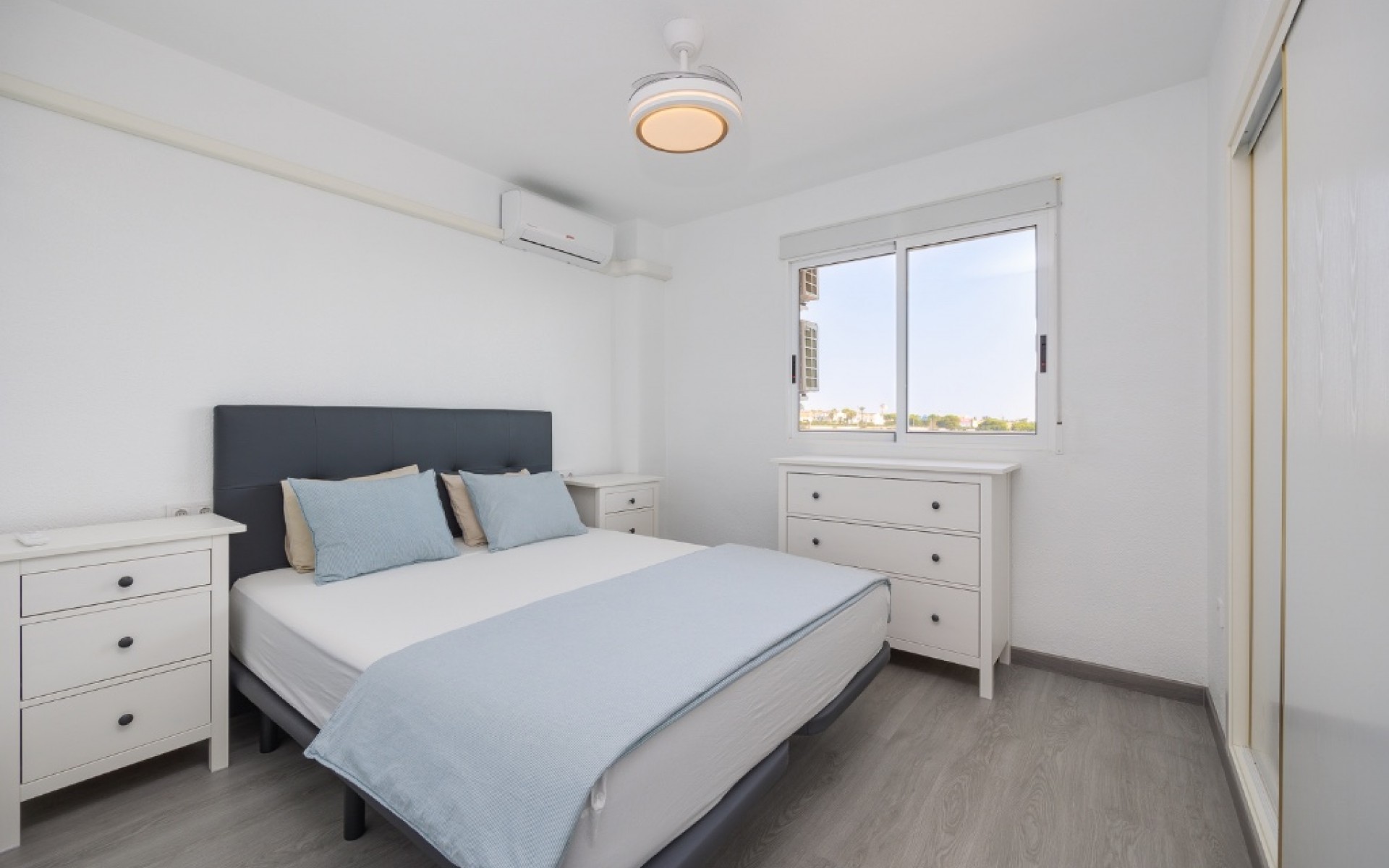 Resale - Appartement - Punta Prima