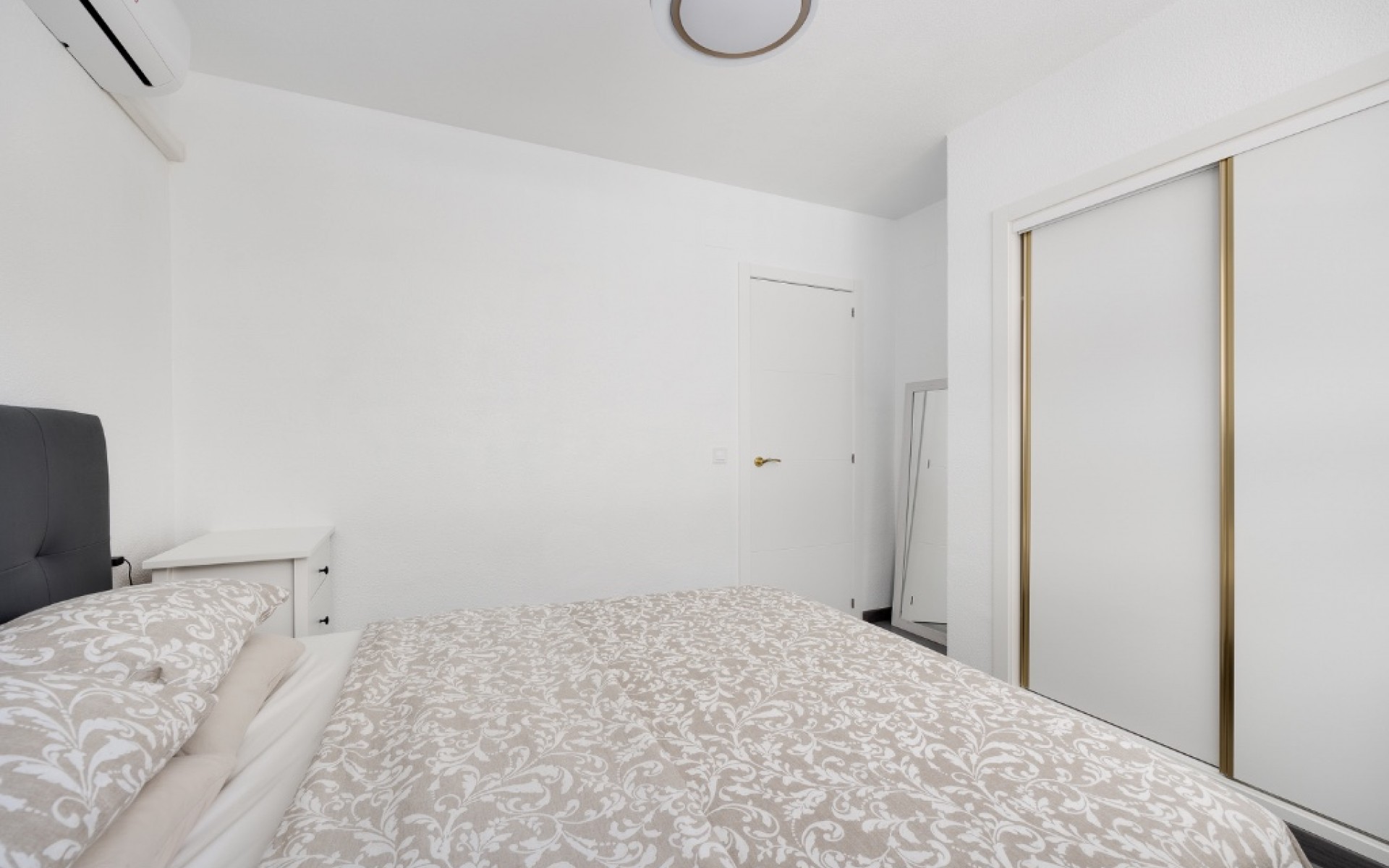 Resale - Appartement - Punta Prima