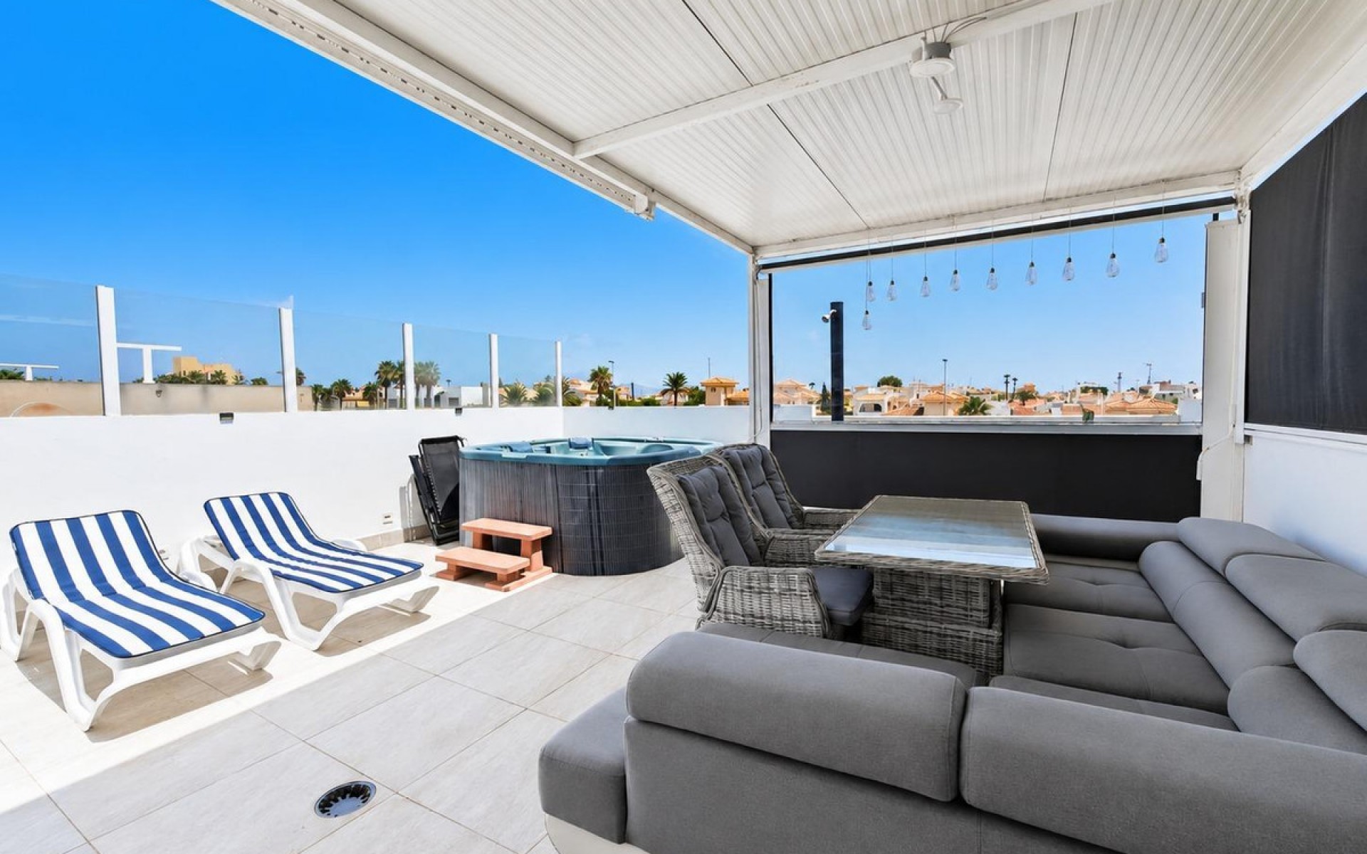 Resale - Appartement - Torrevieja - Aguas Nuevas