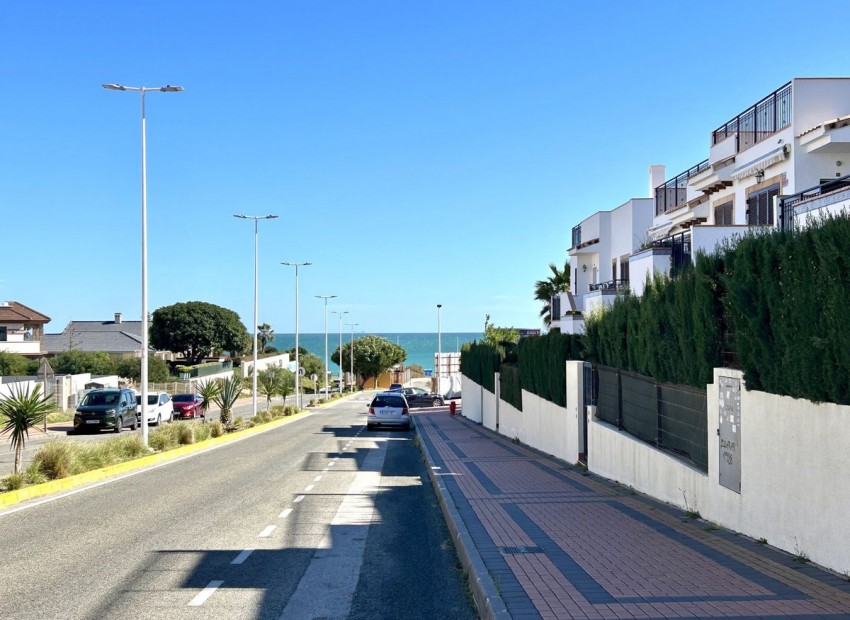 Resale - Appartement - Torrevieja - Playa De La Mata