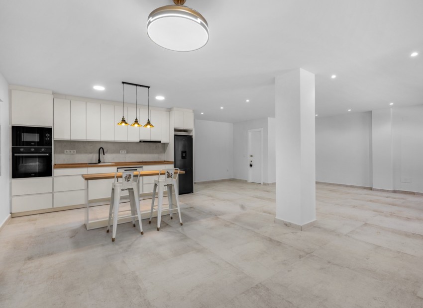Resale - Appartement - Torrevieja - Playa del Acequion