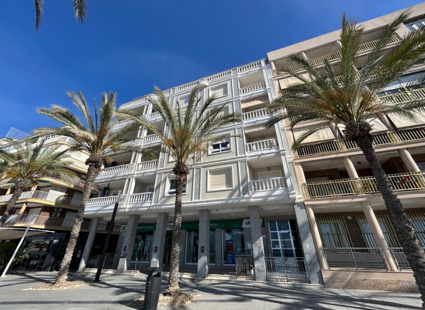 Resale - Appartement - Torrevieja - Torrevieja Centro