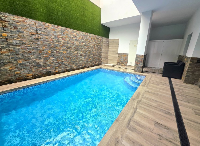 Resale - Appartement - Torrevieja - Torrevieja Centro