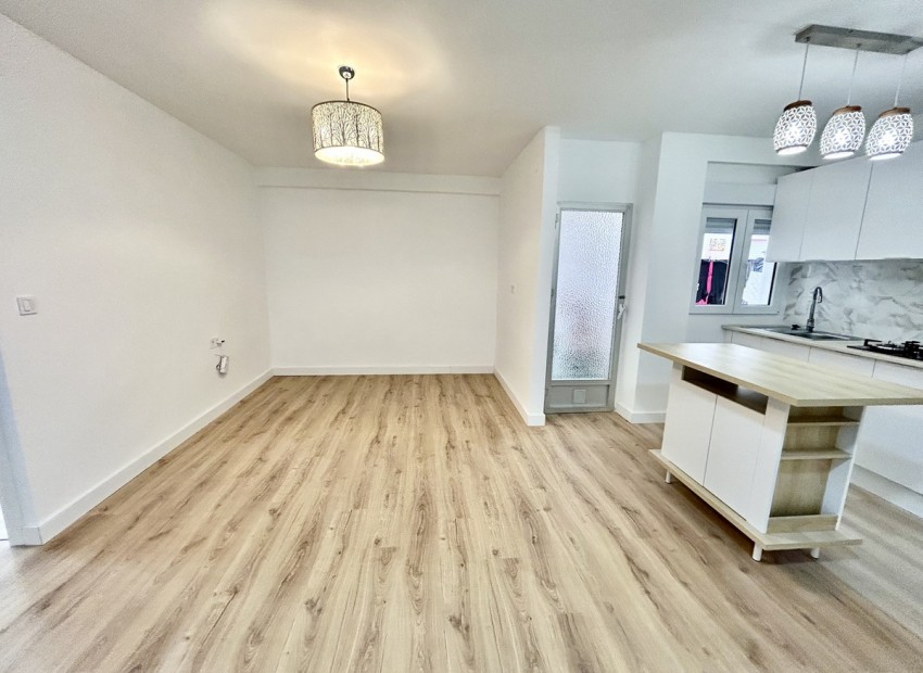 Resale - Appartement - Torrevieja - Torrevieja Centro