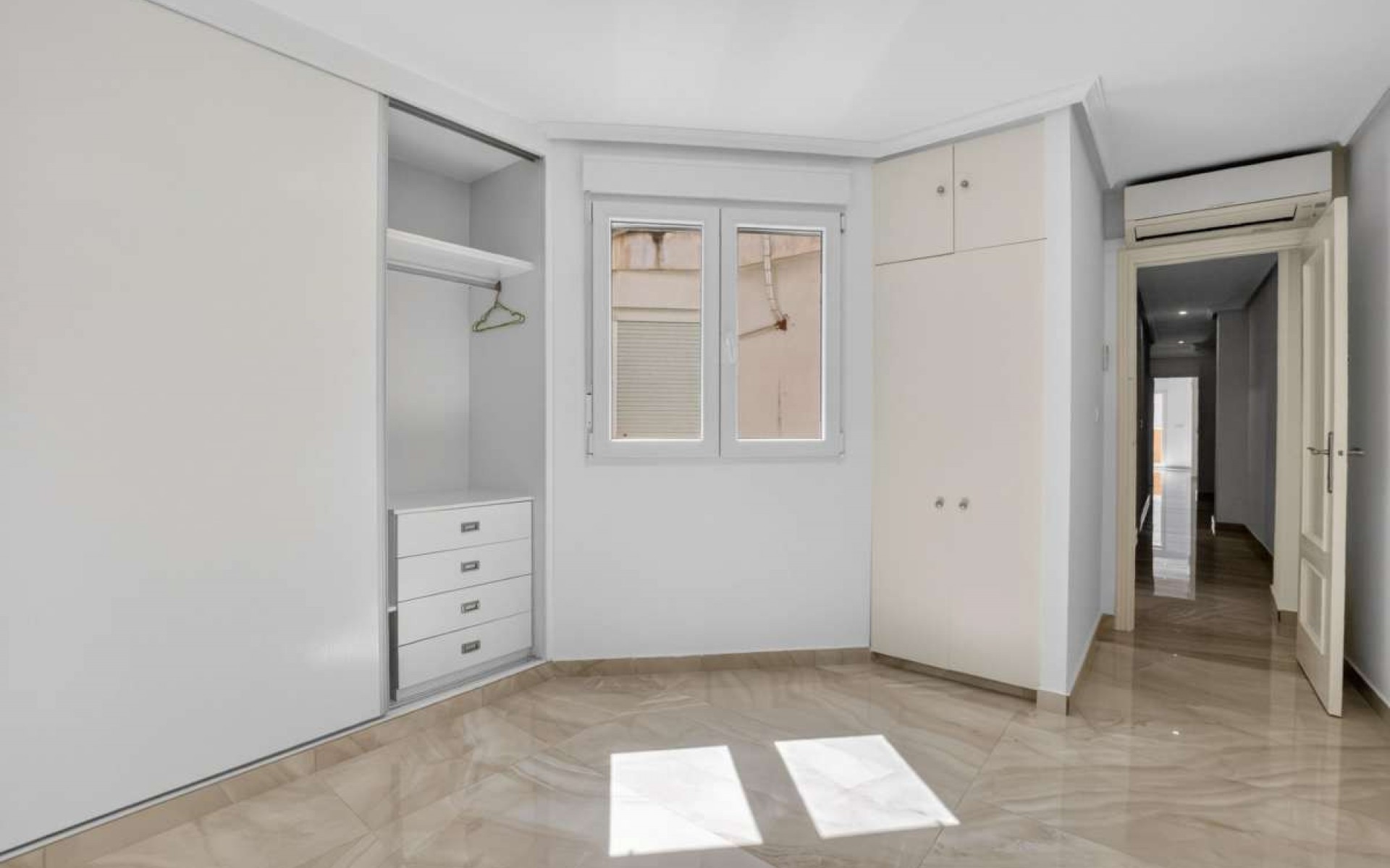 Resale - Appartement - Torrevieja - Torrevieja Centro