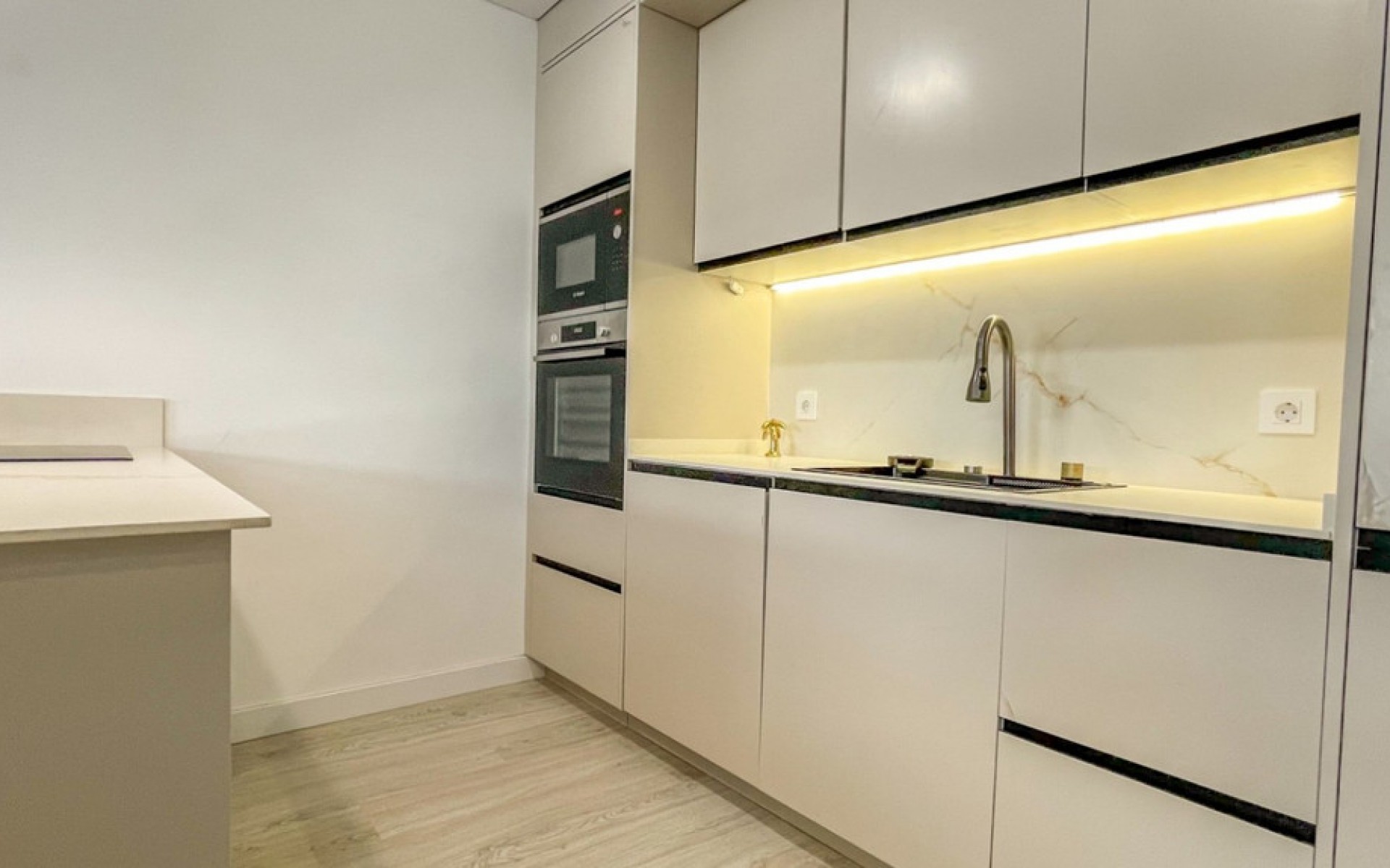 Resale - Appartement - Torrevieja - Torrevieja Centro