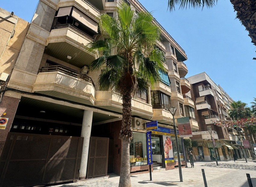 Resale - Appartement - Torrevieja - Torrevieja Centro