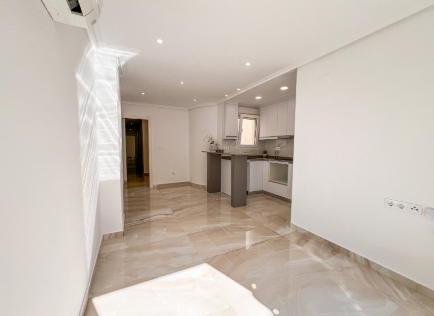 Resale - Appartement - Torrevieja - Torrevieja Centro