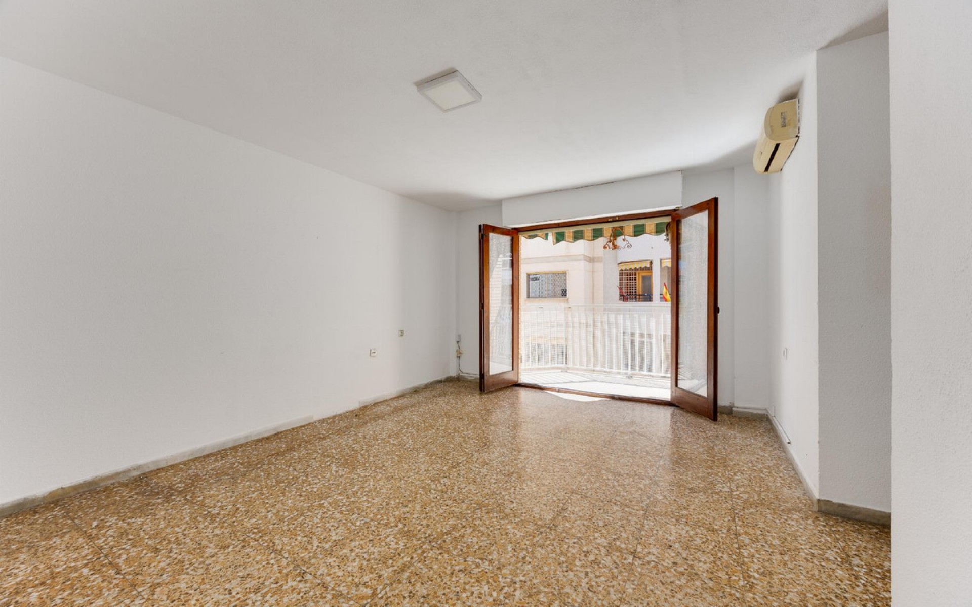 Resale - Appartement - Torrevieja - Torrevieja Centro