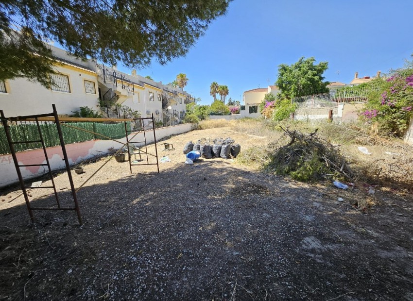 Resale - Land - Algorfa