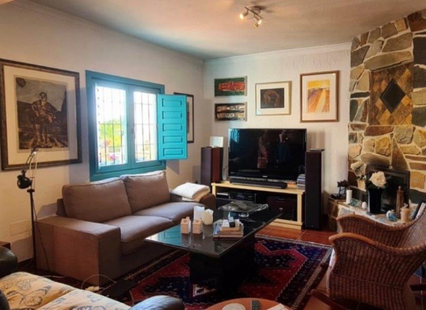 Resale -  - Los Montesinos