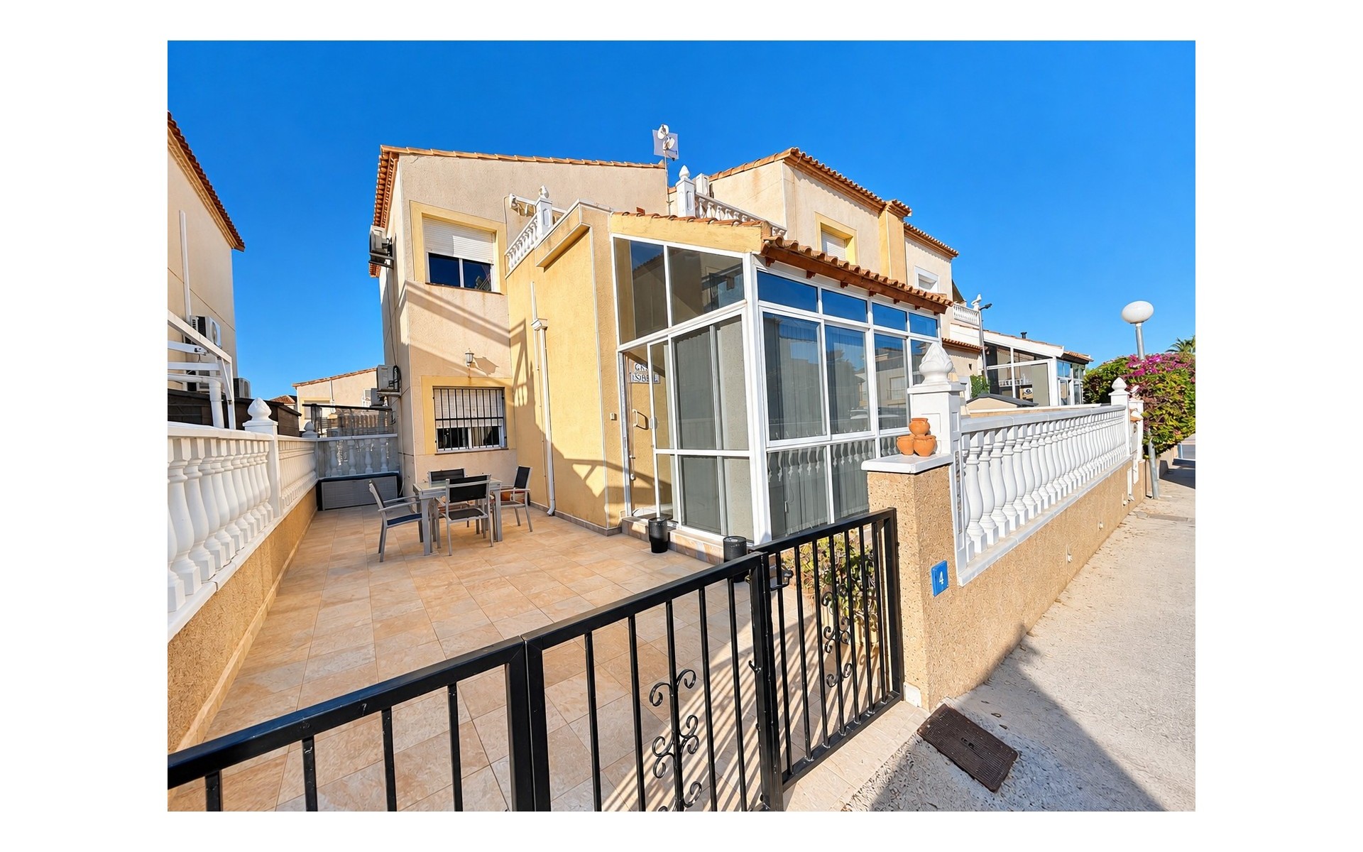 Resale - Rijtjes huis - Algorfa - Montebello