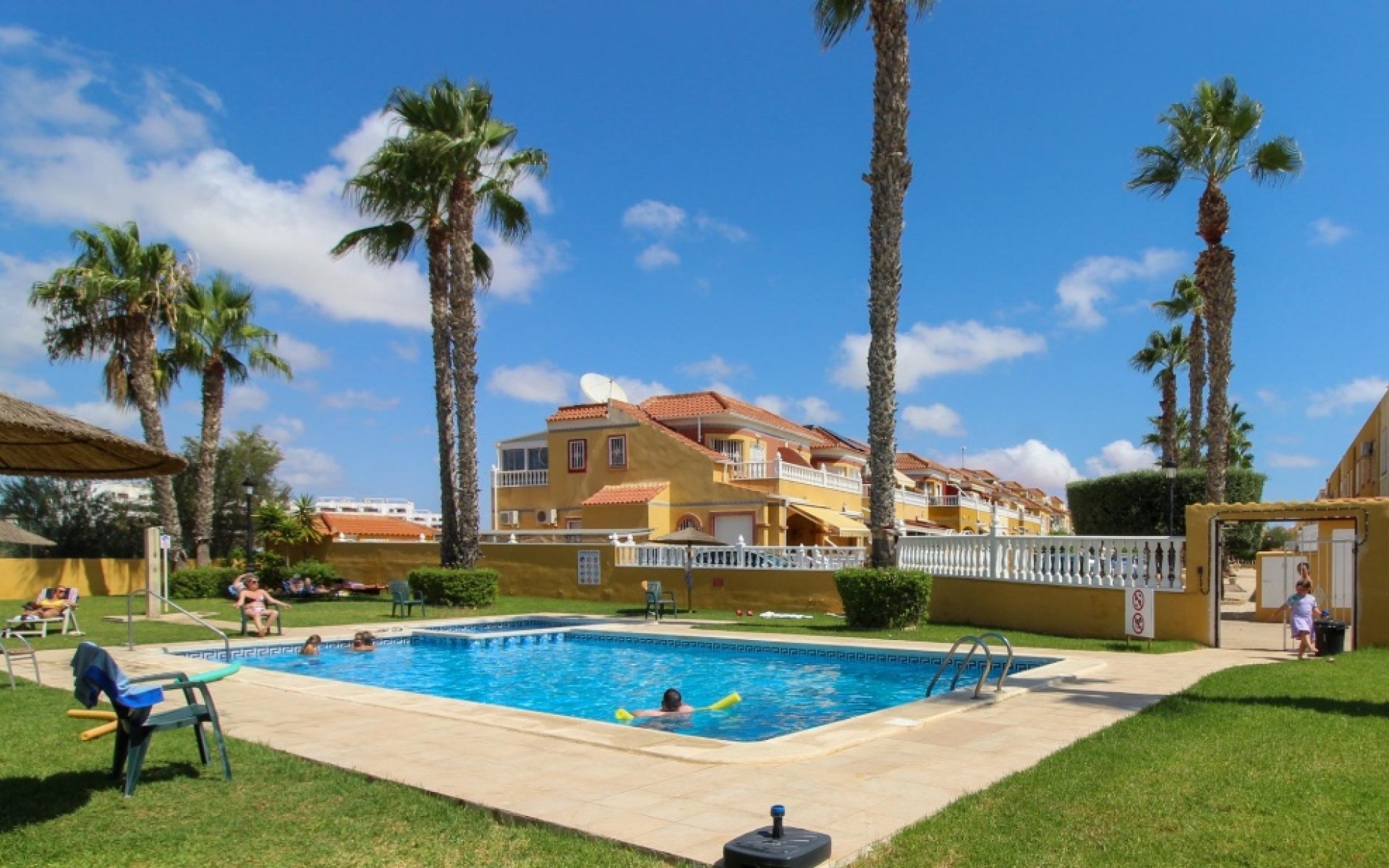 Resale - Rijtjes huis - Cabo Roig