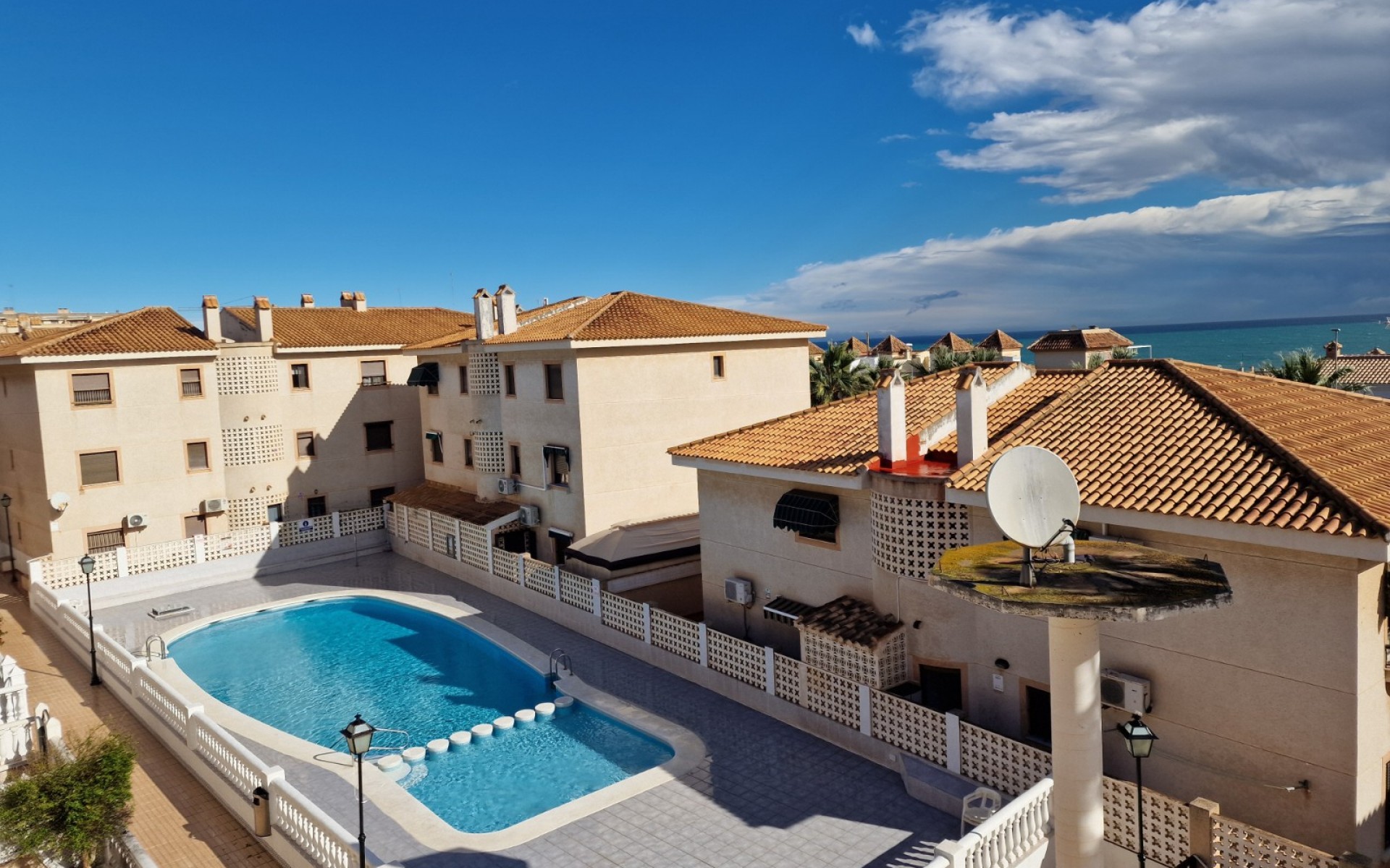 Resale - Rijtjes huis - Guardamar Del Segura - Mercadona Area