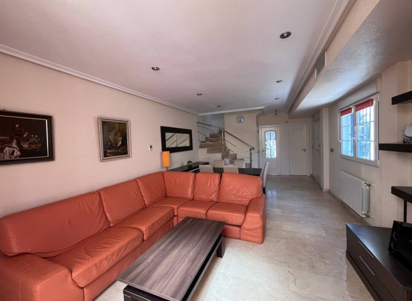 Resale - Rijtjes huis - Guardamar Del Segura - Urbanización El Raso