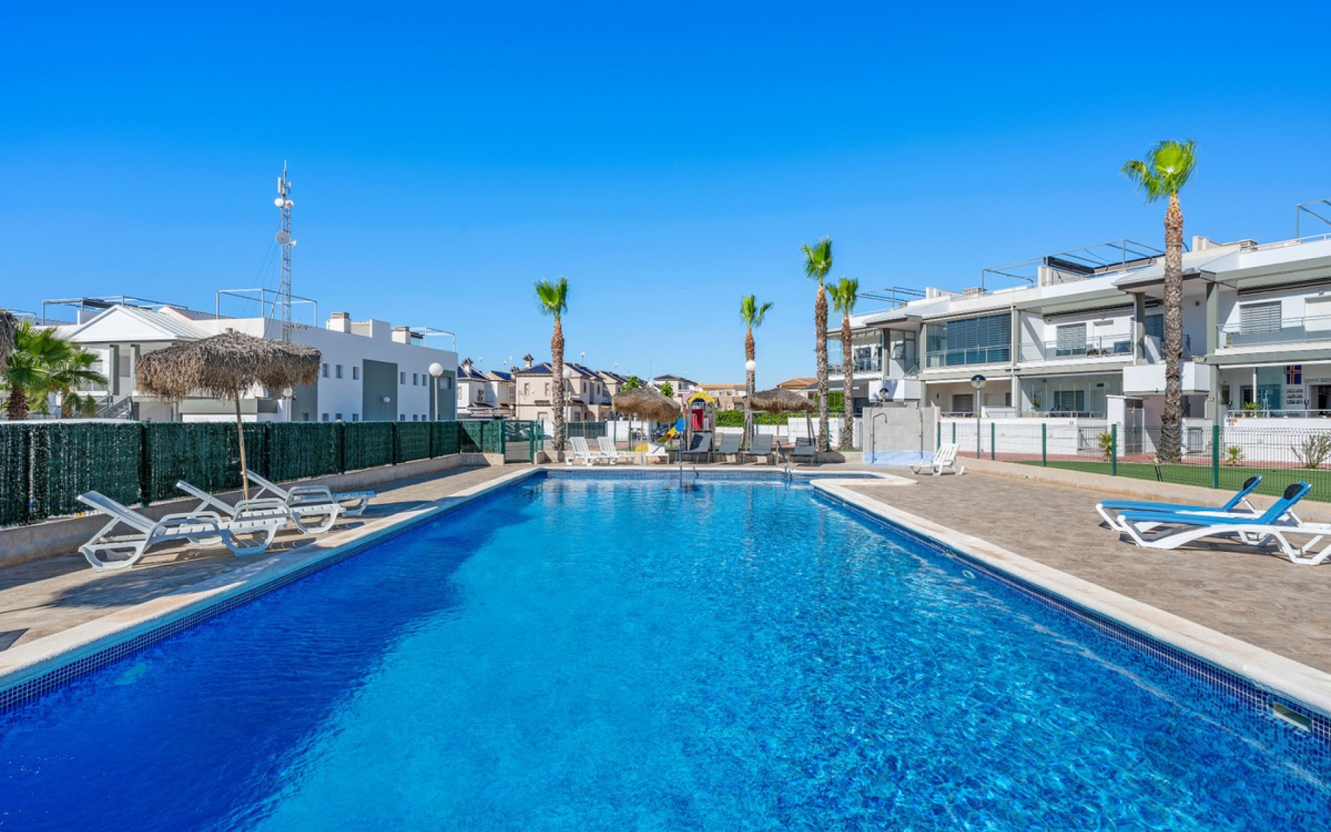 Resale - Rijtjes huis - La Florida