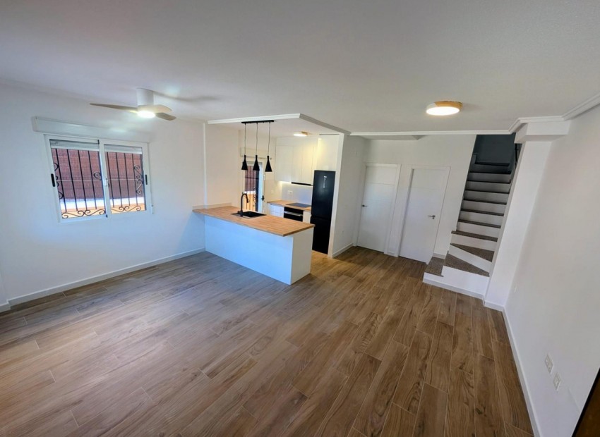 Resale - Rijtjes huis - Los Altos - Dream Hills