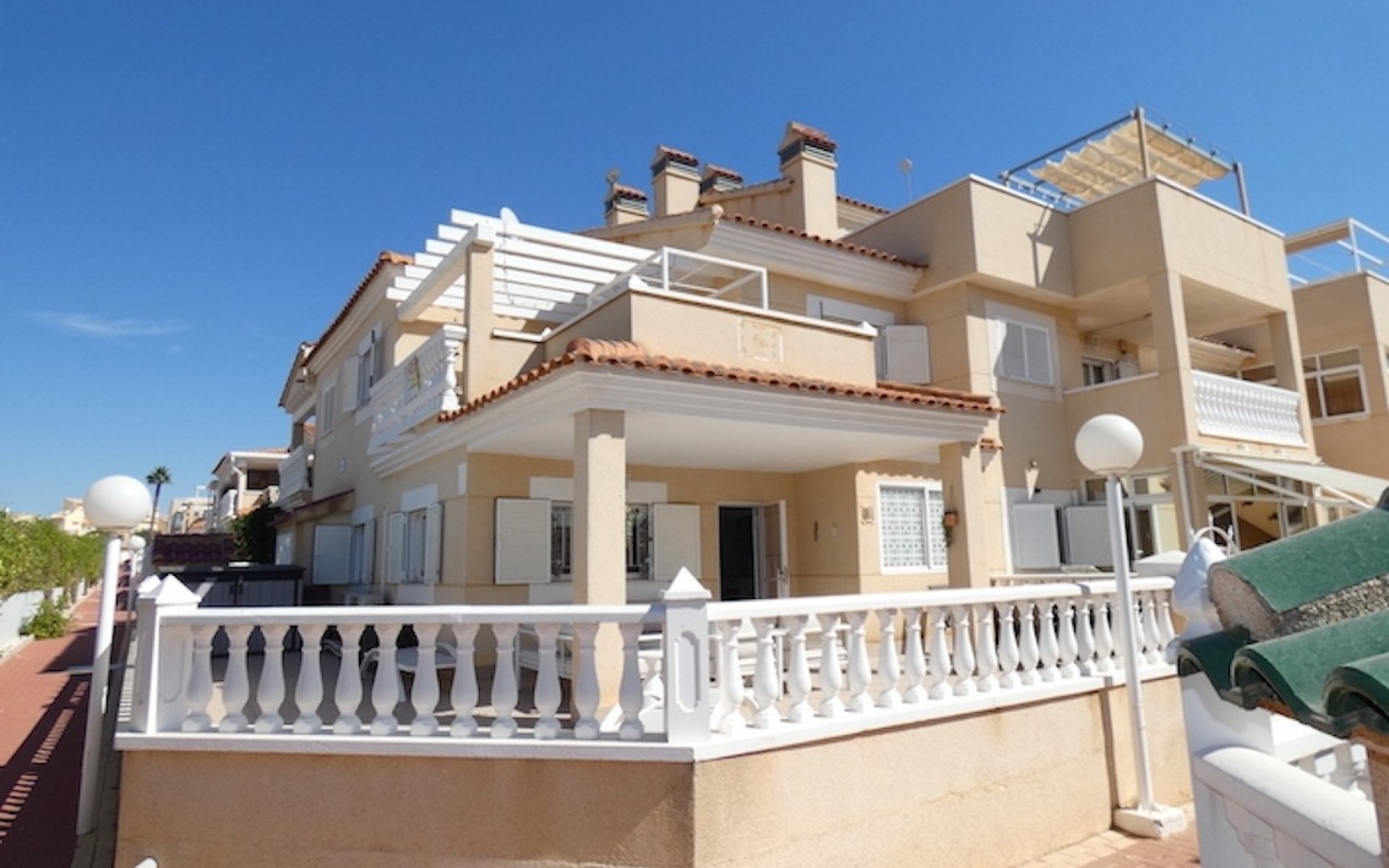 Resale - Rijtjes huis - Playa Flamenca - Zeniamar