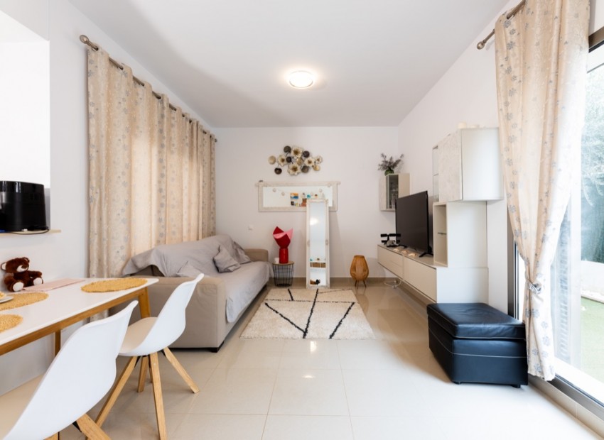 Resale - Rijtjes huis - Punta Prima