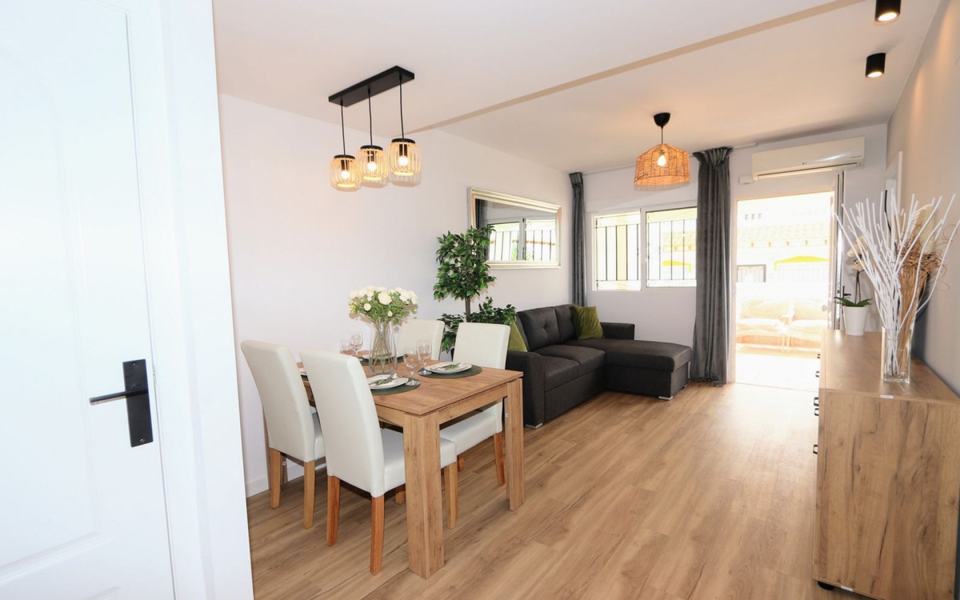 Resale - Rijtjes huis - Punta Prima