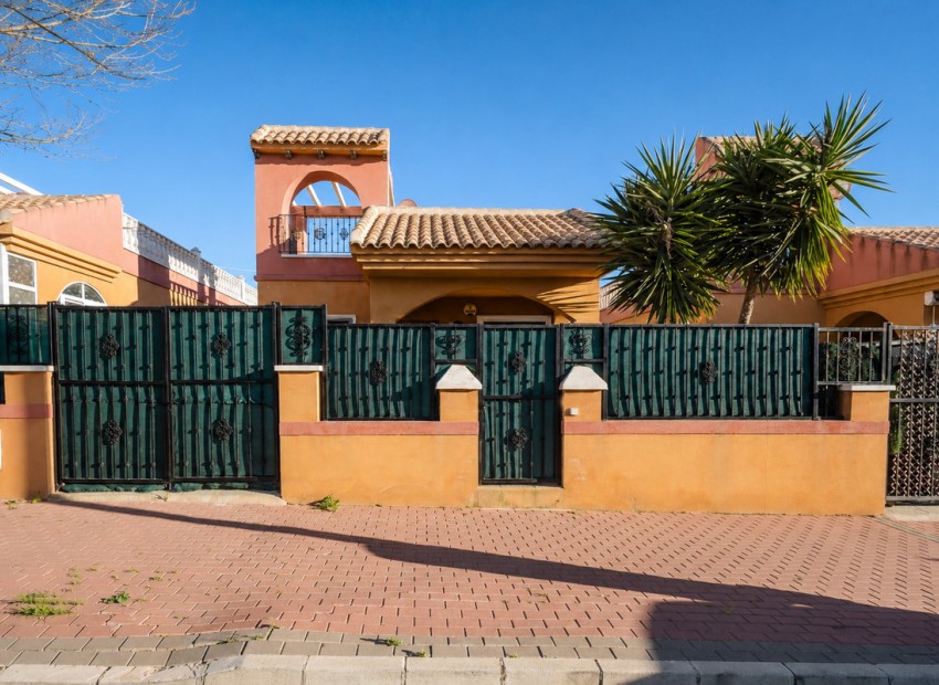 Resale - Rijtjes huis - Torrevieja - Aguas Nuevas
