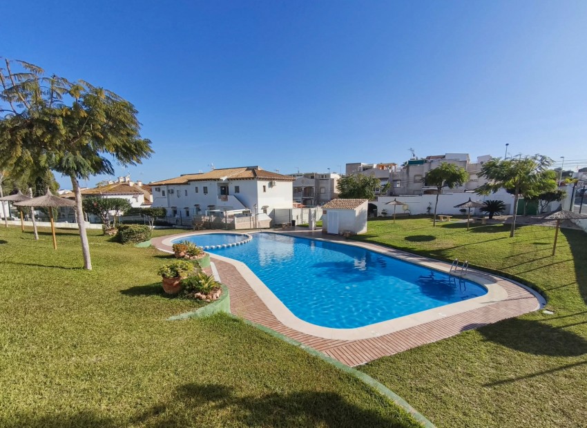 Resale - Rijtjes huis - Torrevieja - Lago jardin