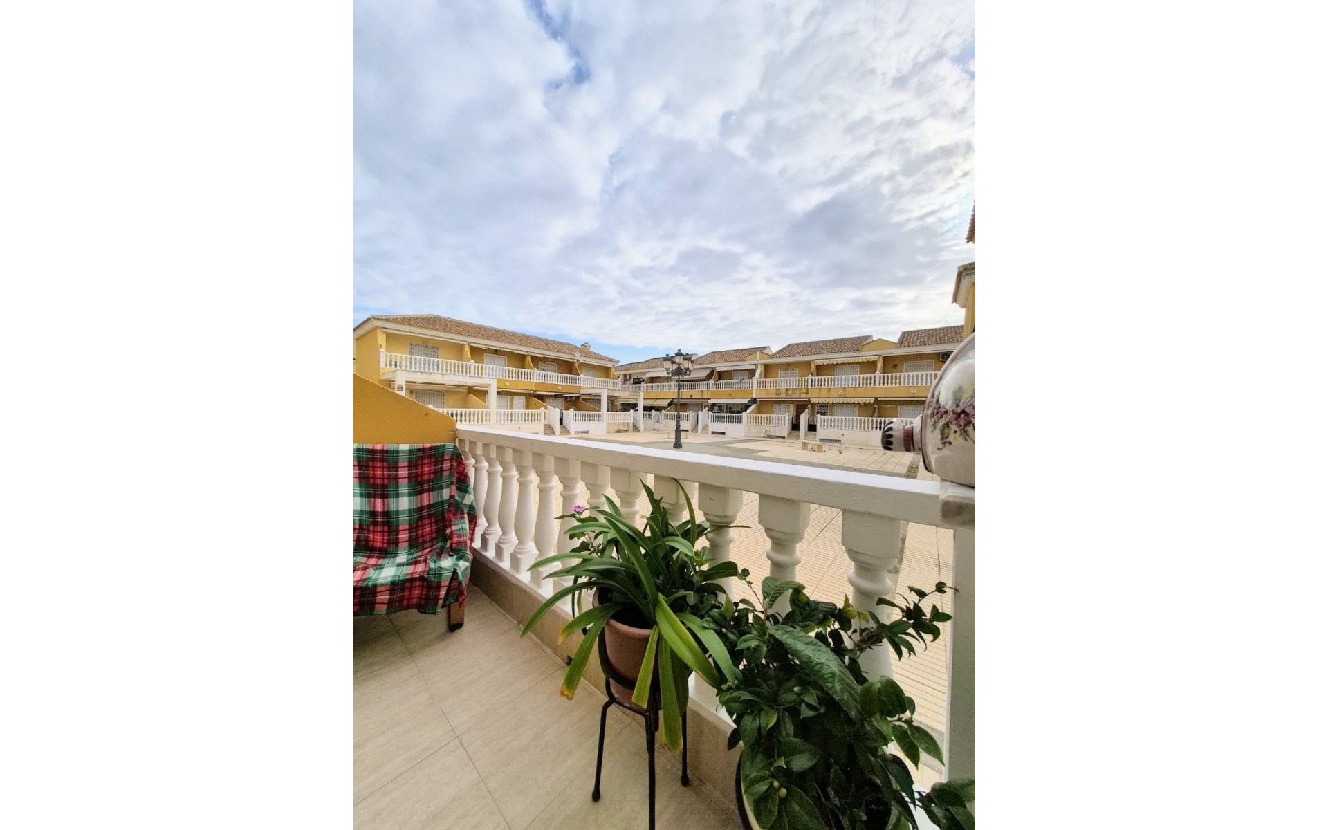 Resale - Townhouse - Cartagena - Los Nietos