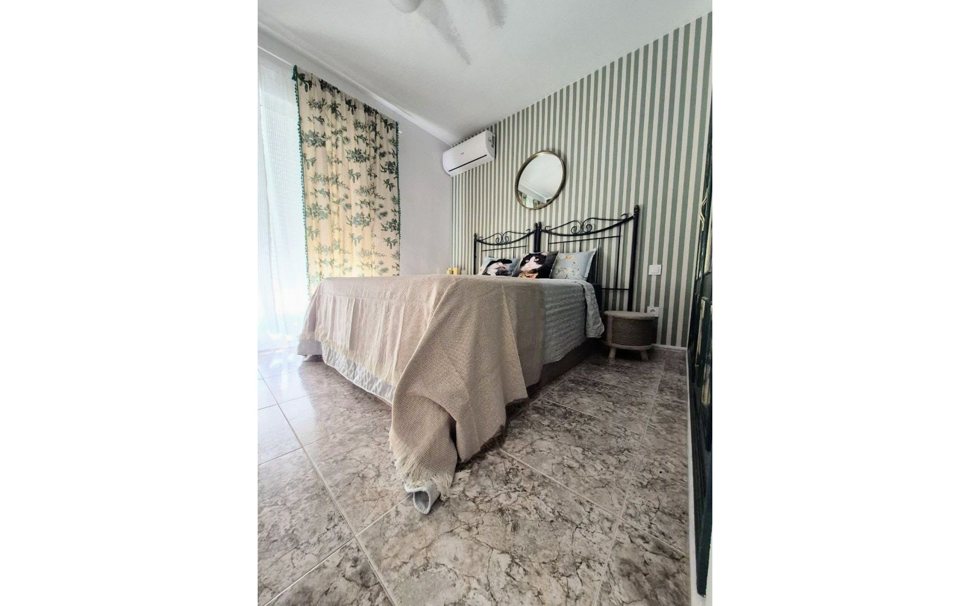Resale - Townhouse - Cartagena - Los Nietos