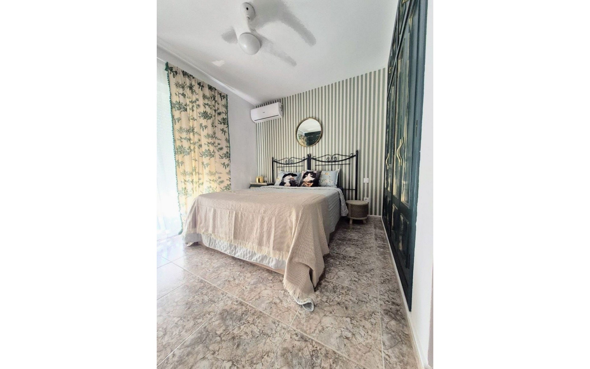 Resale - Townhouse - Cartagena - Los Nietos