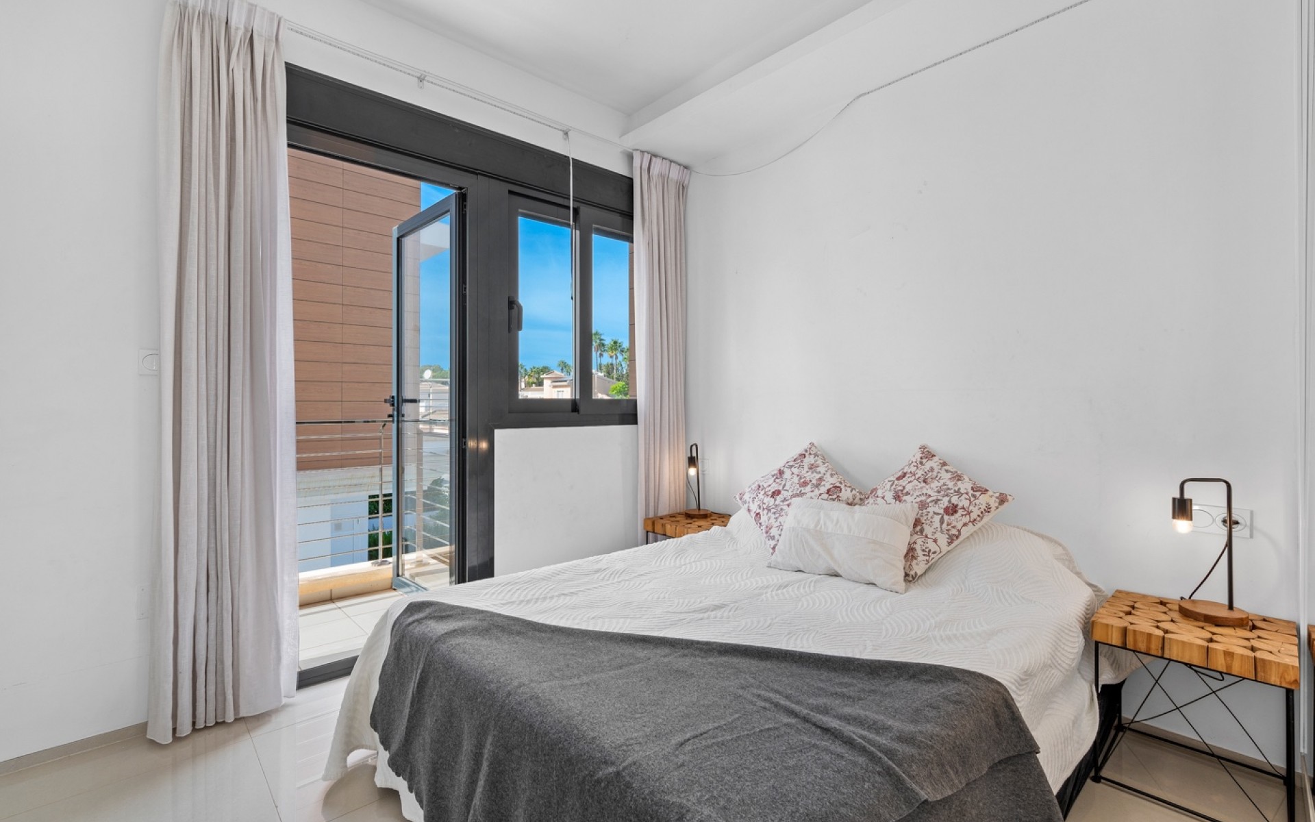 Resale - Townhouse - Ciudad Quesada