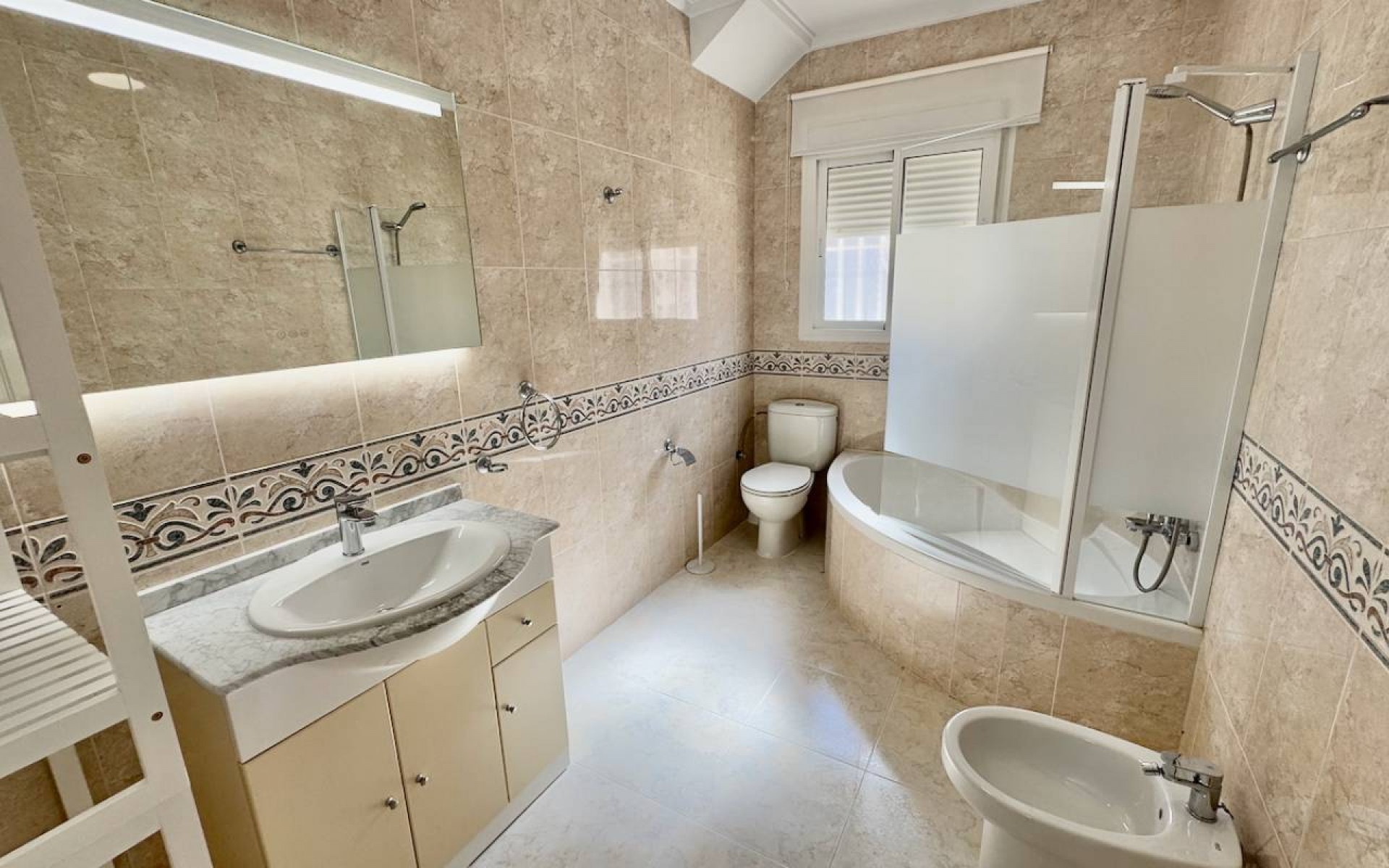 Resale - Townhouse - Ciudad Quesada