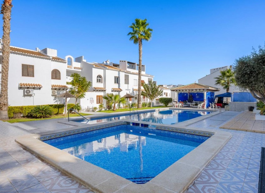 Resale - Townhouse - Ciudad Quesada