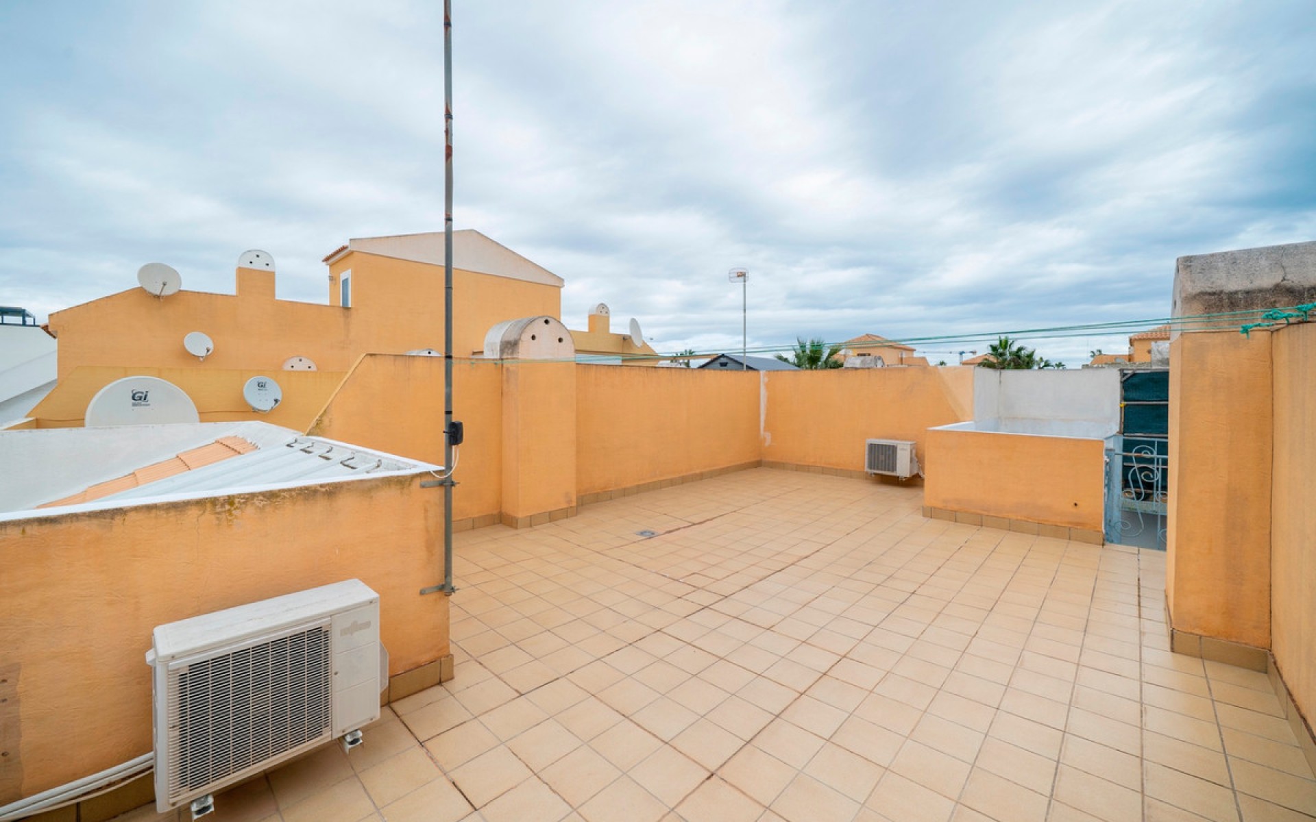 Resale - Townhouse - Ciudad Quesada