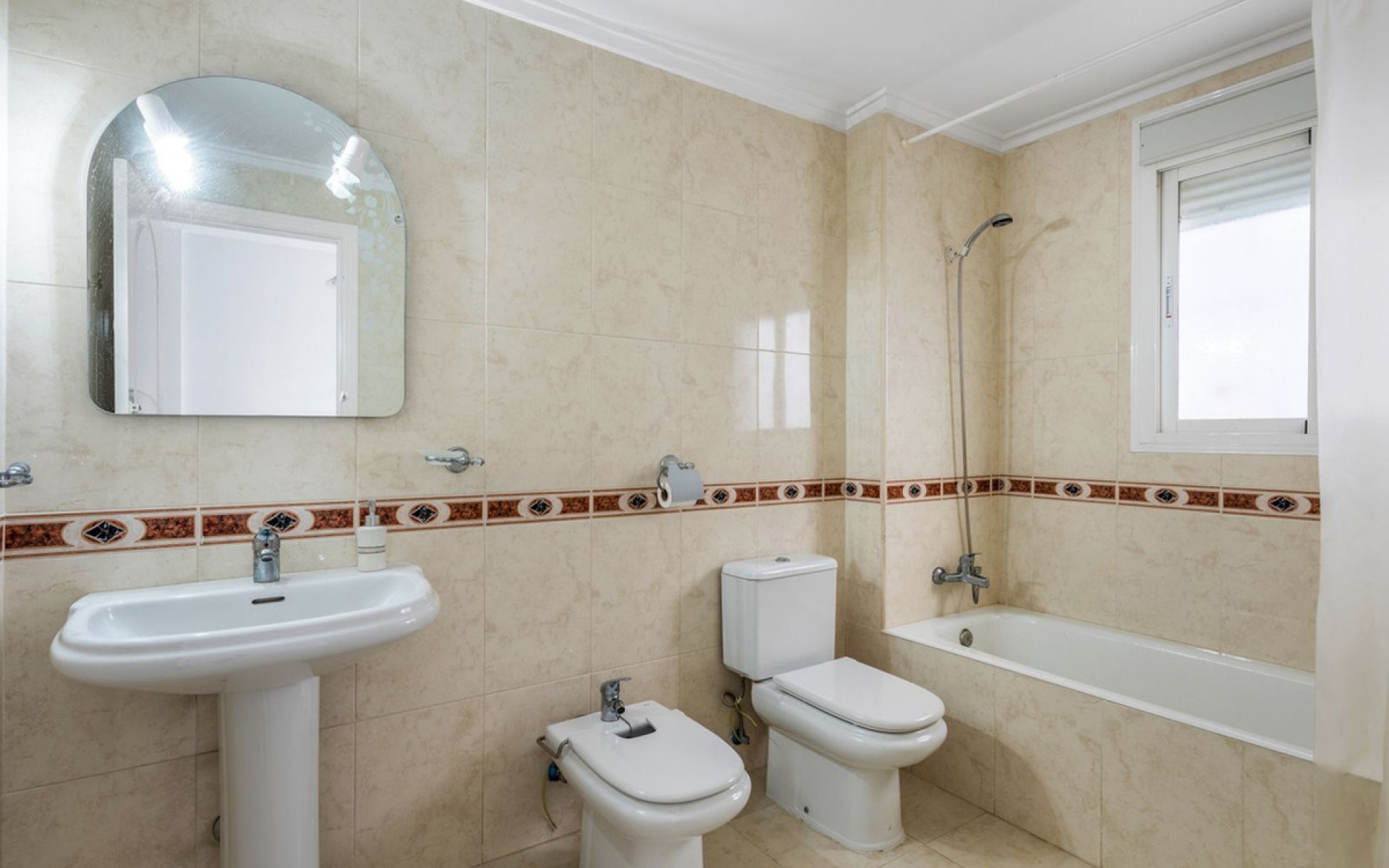 Resale - Townhouse - Ciudad Quesada