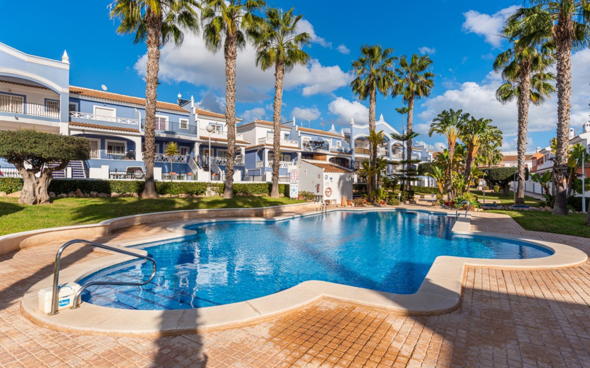 Resale - Townhouse - Ciudad Quesada