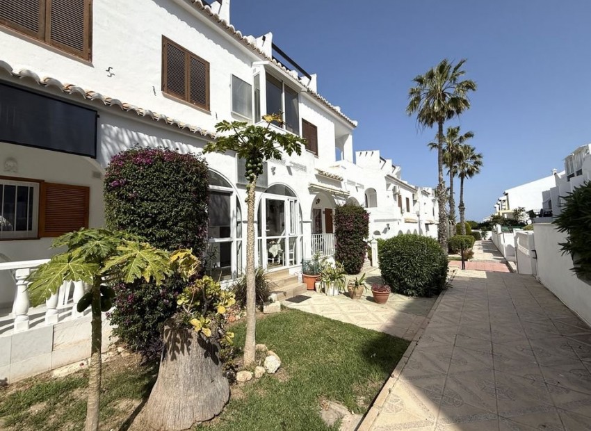 Resale - Townhouse - Ciudad Quesada