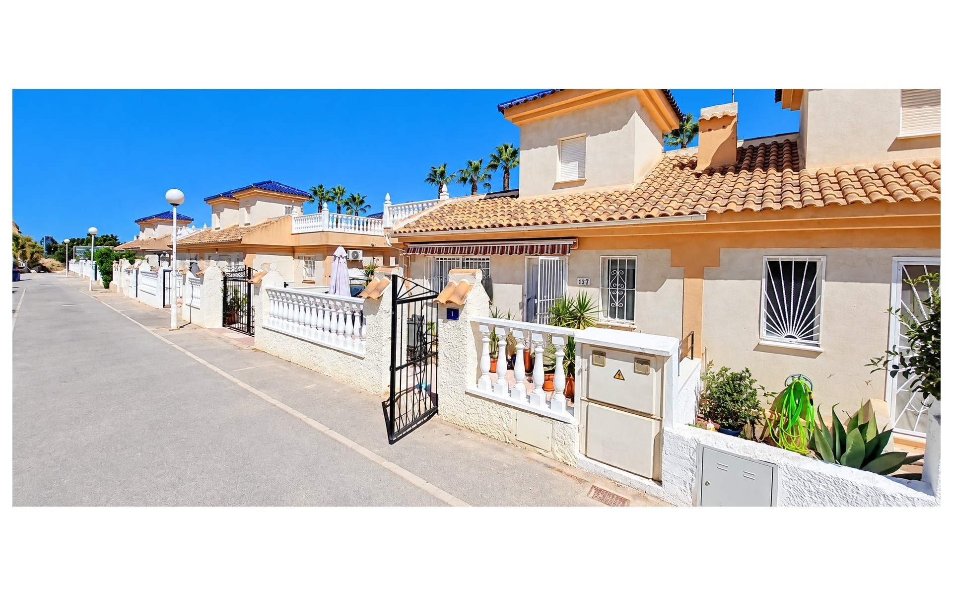 Resale - Townhouse - Ciudad Quesada