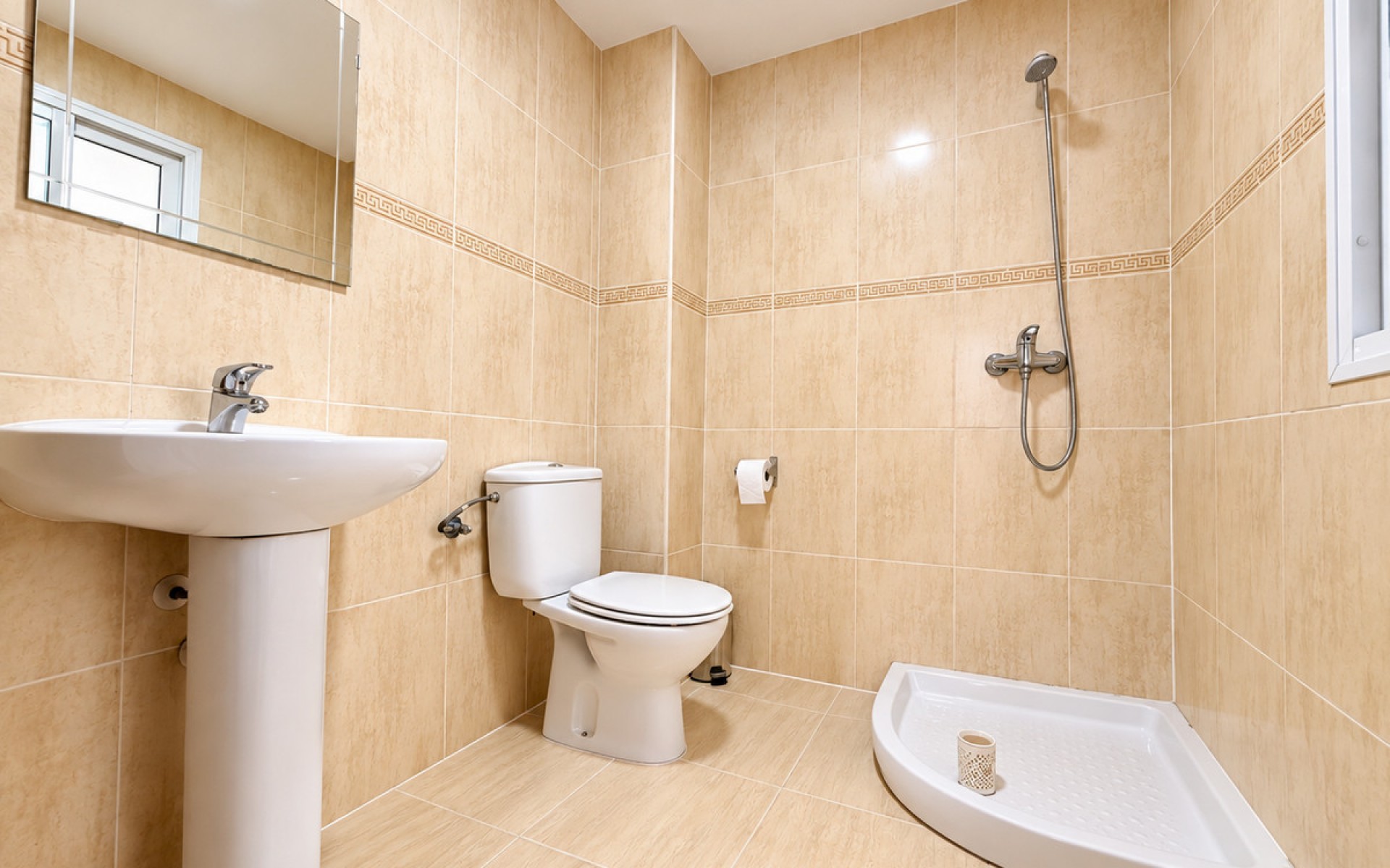 Resale - Townhouse - Daya Nueva - Daya Nueva Centro