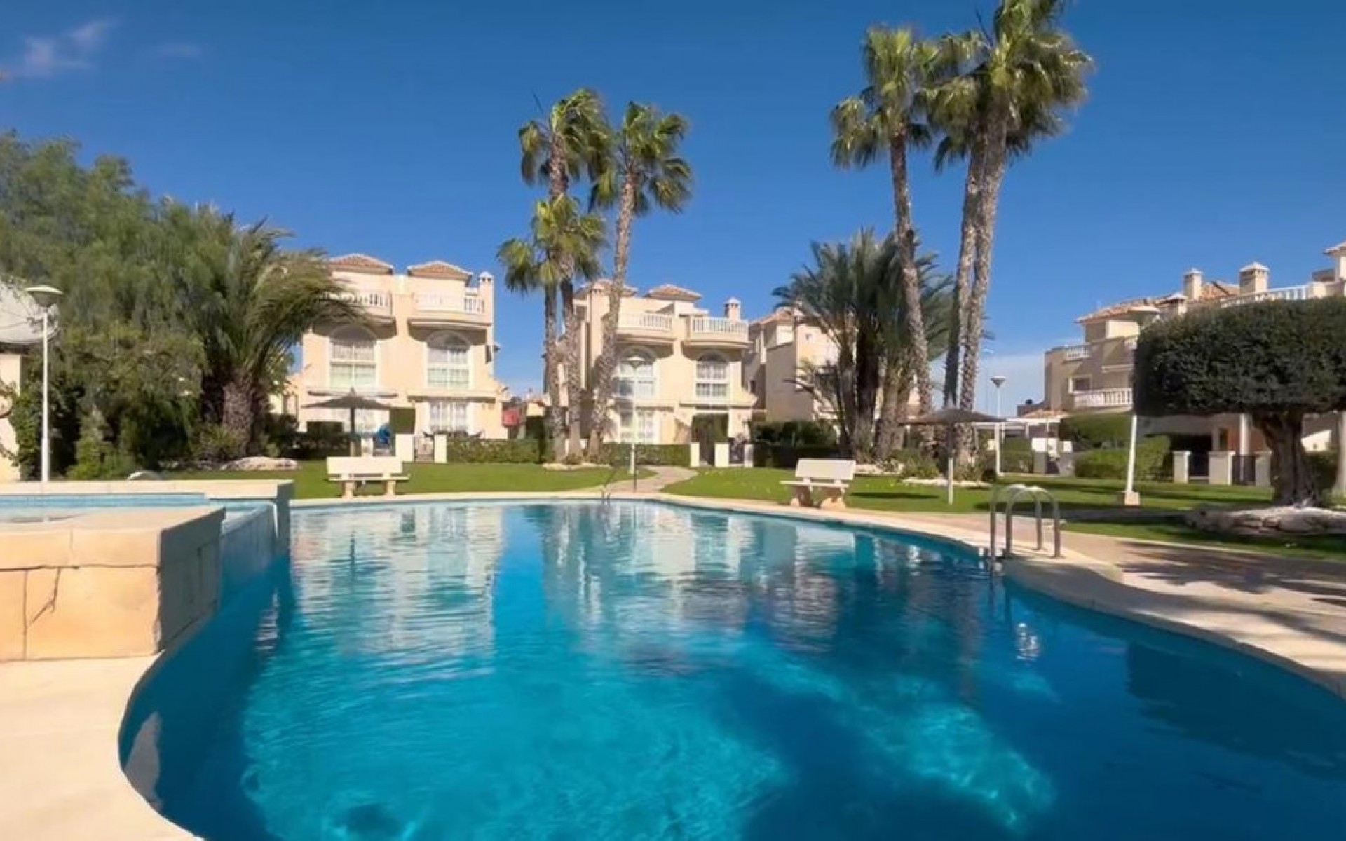 Resale - Townhouse - Guardamar Del Segura - Urbanización El Raso