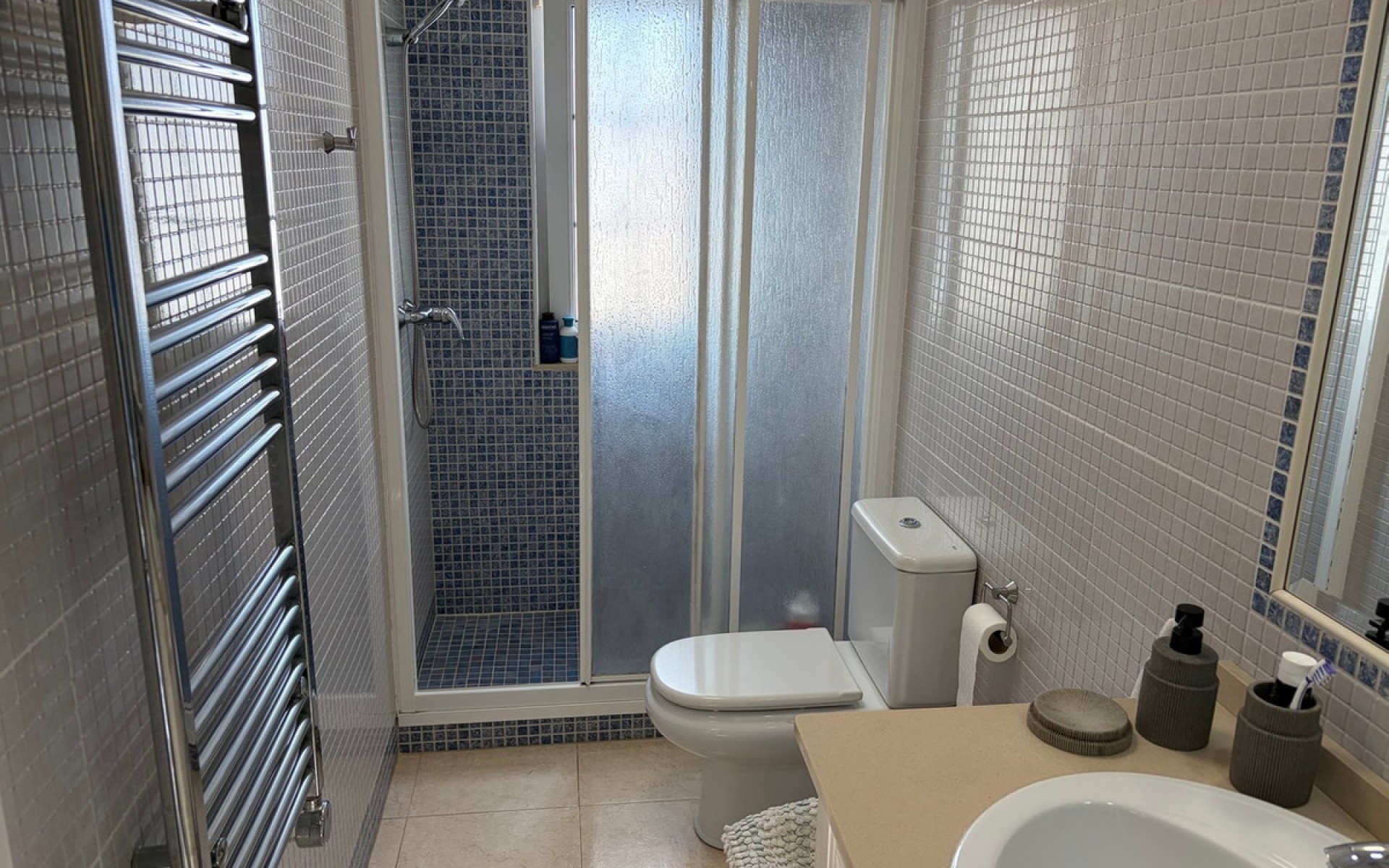 Resale - Townhouse - Heredades - Heradades