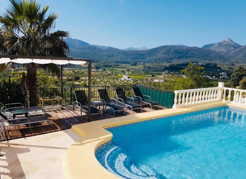 Resale - Townhouse - Jalon - Jalon Centro