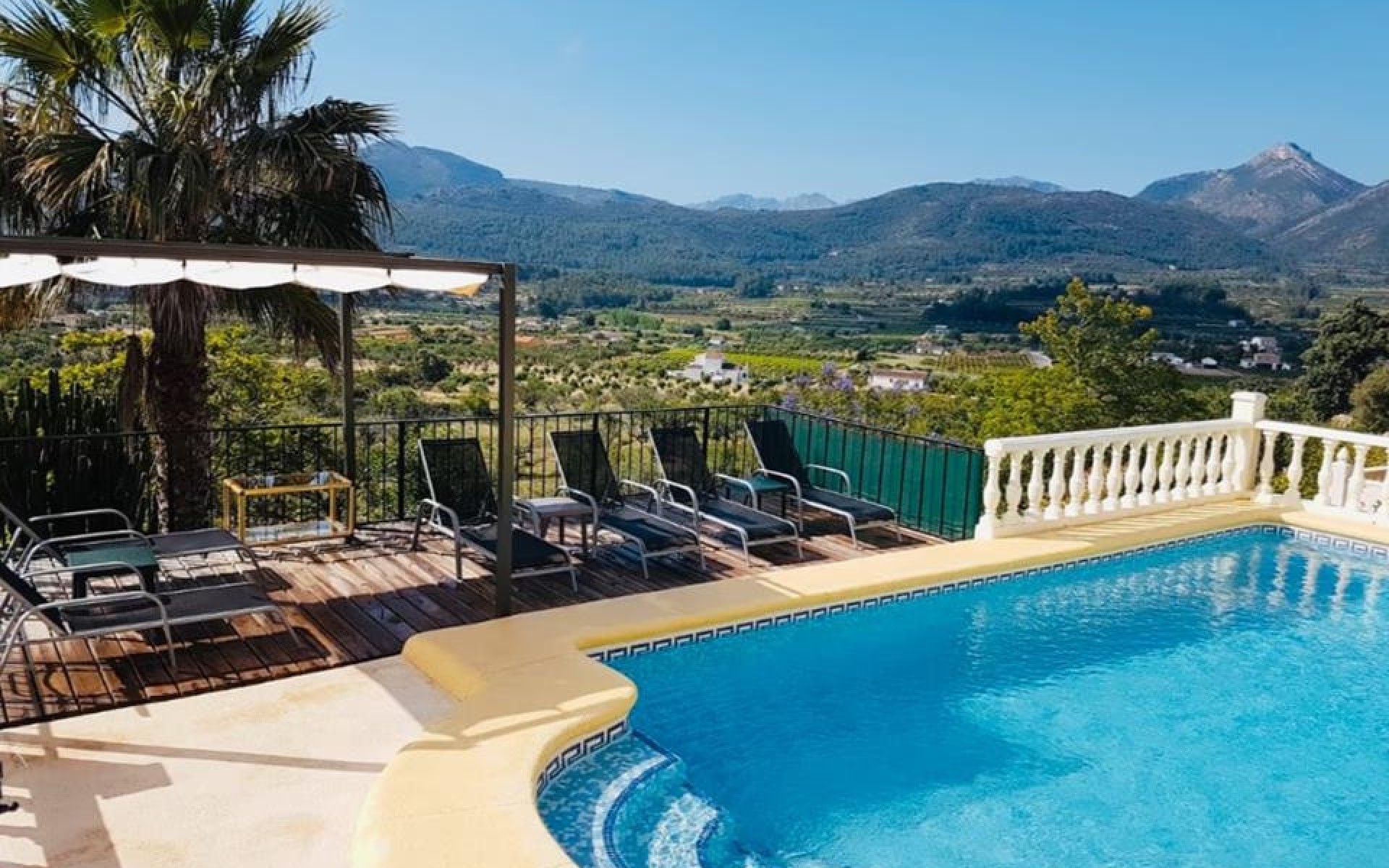 Resale - Townhouse - Jalon - Jalon Centro